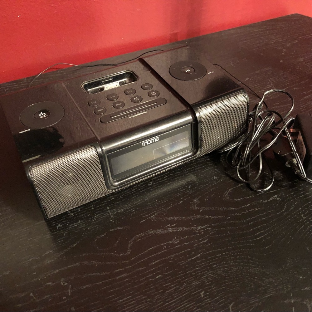 iHome - Picture 2 of 2